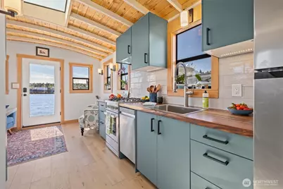 1080 W Ewing Place #0-P, Seattle, WA 98119 - Photo 10