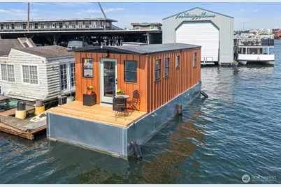 1080 W Ewing Place #0-P, Seattle, WA 98119 - Photo 2