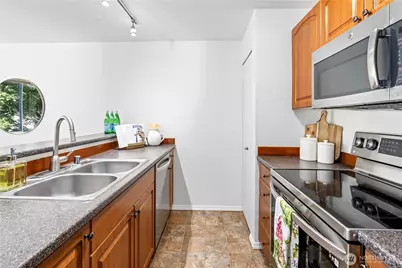 19230 Forest Park Drive NE #K-335, Lake Forest Park, WA 98155 - Photo 8