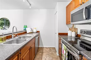 19230 Forest Park Dr NE, Lake Forest Park, WA 98155 - Photo 8