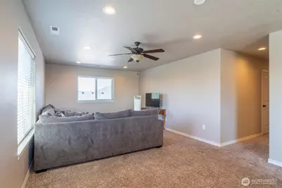 401 S Birch Street, Moses Lake, WA 98837 - Photo 32