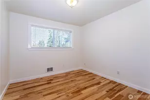 3905 NE 6th St, Renton, WA 98056 - Photo 14