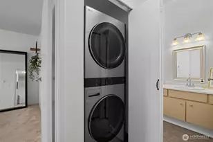 8823 Holly Dr, Everett, WA 98208 - Photo 28