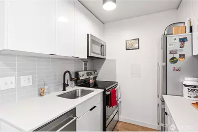 800 Queen Anne Avenue N, Seattle, WA 98109 - Photo 14