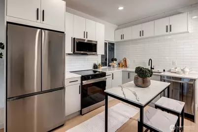 1421 19th Avenue #D, Seattle, WA 98122 - Photo 6