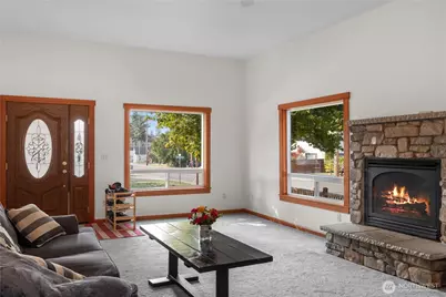 201 S Kentucky Avenue, Granite Falls, WA 98252 - Photo 2