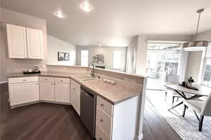 702 SE Creekside Dr, College Place, WA 99324 - Photo 12