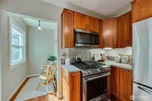 307 E 22nd St, Vancouver, WA 98663 - Photo 10