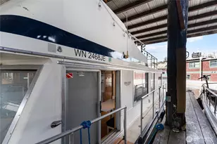 2401 N Northlake Way, Seattle, WA 98103 - Photo 12