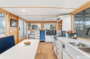 2401 N Northlake Way, Seattle, WA 98103 - Photo 4