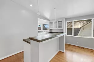 223 W Kinnear Pl, Seattle, WA 98119 - Photo 14