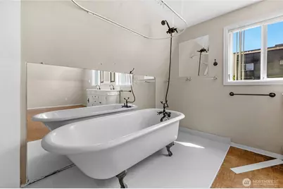 924 3rd Avenue W, Seattle, WA 98119 - Photo 10