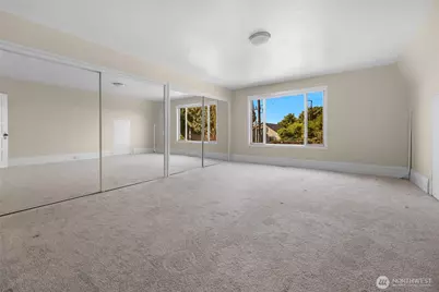 924 3rd Avenue W, Seattle, WA 98119 - Photo 12