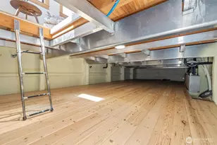 1080 W Ewing Pl, Seattle, WA 98119 - Photo 16