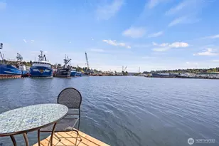 1080 W Ewing Pl, Seattle, WA 98119 - Photo 4