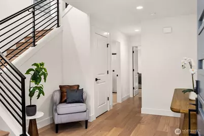 14870 Site 5 NE 2nd Court, Bellevue, WA 98007 - Photo 2