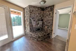 1306 Mt Brynion St, Kelso, WA 98626 - Photo 18