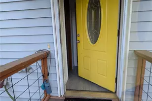 1306 Mt Brynion St, Kelso, WA 98626 - Photo 4