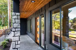 10661 Forbes Creek Dr, Kirkland, WA 98033 - Photo 30