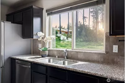 930 Cove View Circle, Oak Harbor, WA 98277 - Photo 12