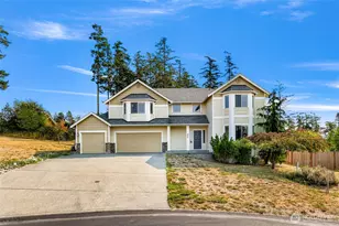 930 Cove View Cir, Oak Harbor, WA 98277 - Photo 2