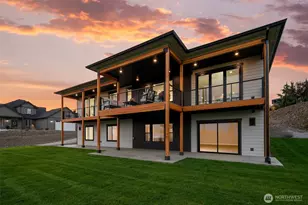 838 Autumn Crest Dr, Wenatchee, WA 98801 - Photo 2