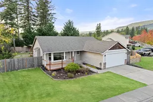 215 19th St, Gold Bar, WA 98251 - Photo 2