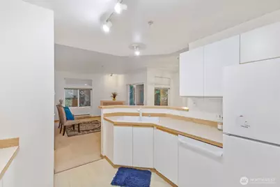 22118 41st Place S #104, Kent, WA 98032 - Photo 10