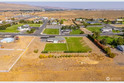 2923 Road 12.8 NW, Ephrata, WA 98823 - Photo 2