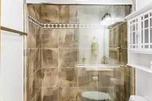 2400 E Howell St, Seattle, WA 98122 - Photo 22