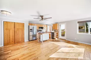 2400 E Howell St, Seattle, WA 98122 - Photo 16