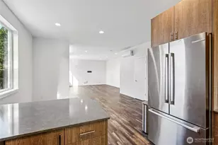 6325 34th Ave SW, Seattle, WA 98126 - Photo 10