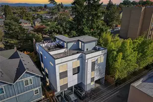 6325 34th Ave SW, Seattle, WA 98126 - Photo 2