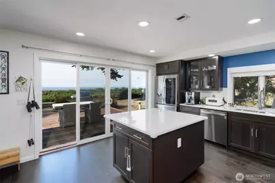 4251 Hollydale Lane, Oak Harbor, WA 98277 - Photo 6