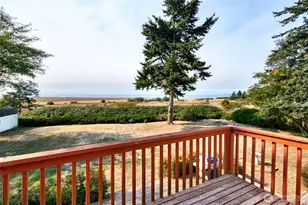 4251 Hollydale Ln, Oak Harbor, WA 98277 - Photo 18