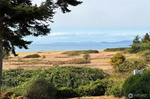 4251 Hollydale Ln, Oak Harbor, WA 98277 - Photo 4