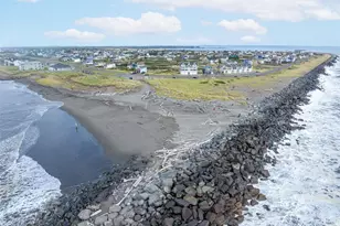 470 W Wind St, Ocean Shores, WA 98569 - Photo 4