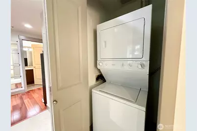 4547 8th Ave NE #306, Seattle, WA 98105 - Photo 18