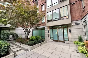 4547 8th Ave NE, Seattle, WA 98105 - Photo 2