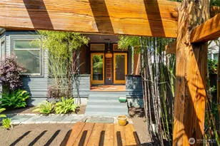 1629 13th Ave, Seattle, WA 98122 - Photo 2