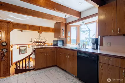 4385 Wildwood Lane, Anacortes, WA 98221 - Photo 14