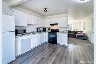 6505 Stewart Avenue E, Puyallup, WA 98371 - Photo 6