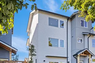 8005 25th Ave NW, Seattle, WA 98117 - Photo 2