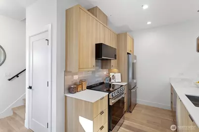 8005 25th Avenue NW, Seattle, WA 98117 - Photo 4