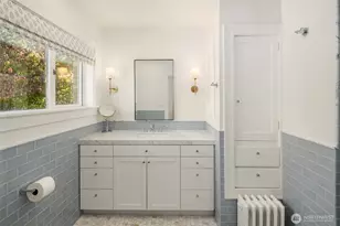 2055 E Crescent Dr, Seattle, WA 98112 - Photo 24