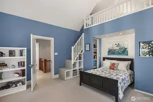 2055 E Crescent Dr, Seattle, WA 98112 - Photo 26