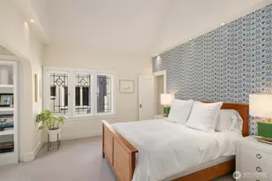 2055 E Crescent Dr, Seattle, WA 98112 - Photo 22