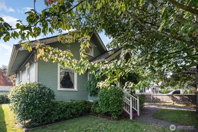2102 Jackson Avenue, Everett, WA 98203 - Photo 2