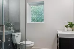 20713 NE 44th St, Sammamish, WA 98074 - Photo 32