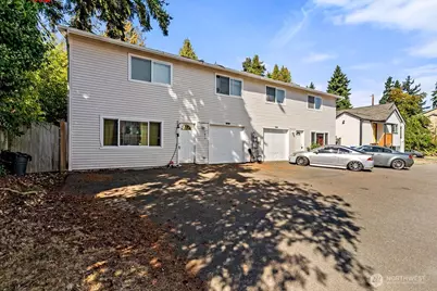 19821 Whitman Place N, Shoreline, WA 98133 - Photo 2